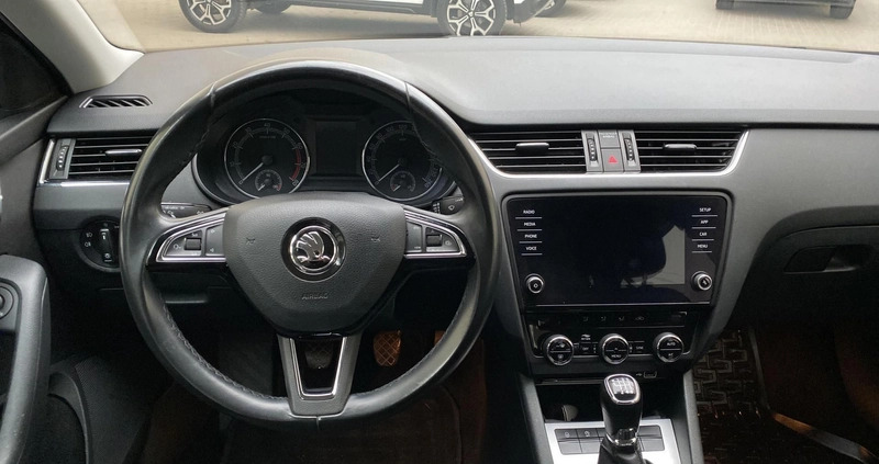 Skoda Octavia cena 49900 przebieg: 124110, rok produkcji 2018 z Gdańsk małe 211